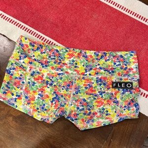 Fleo Multicolor Floral Shorts Low Rise Contour